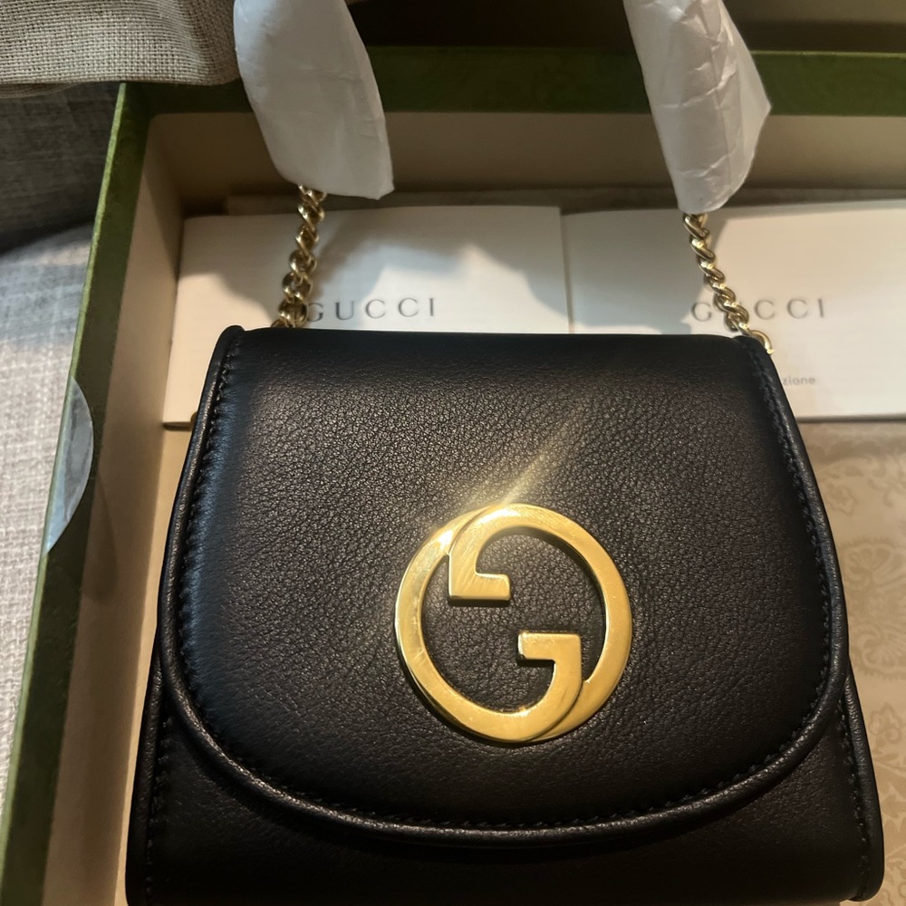 AUTHENTIC GUCCI BLONDIE MEDIUM CHAIN WALLET.  Brand spanking new